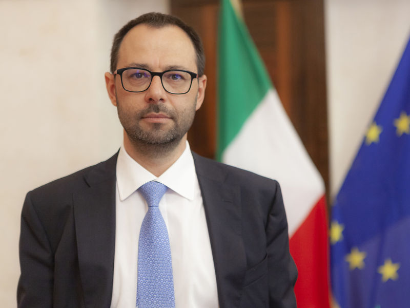 Fiaip: Ministro Patuanelli apre tavolo sull’edilizia